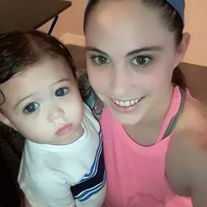 Meet your Posher, Kayla